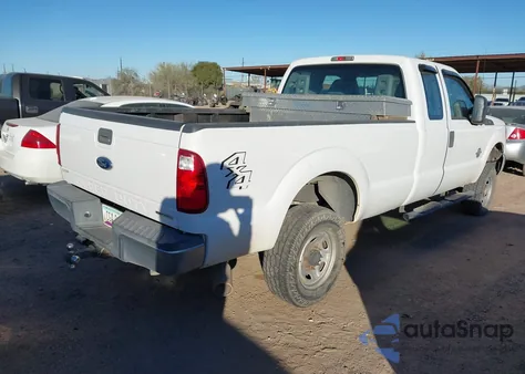 2015 Ford F-250 Xl z USA, uszkodzony, nr VIN 1FT7X2B64FED04743